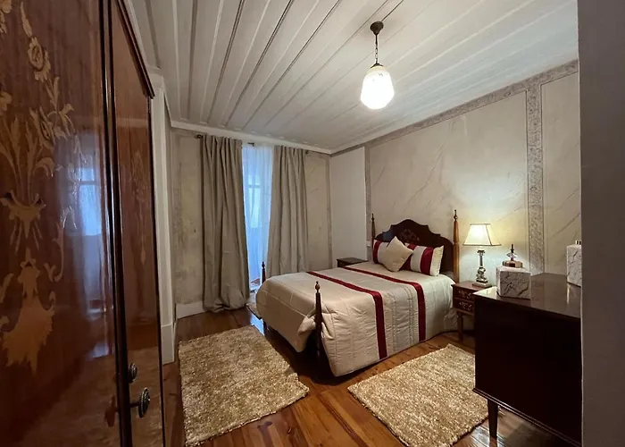 Vintage Baixa - אכסניה *