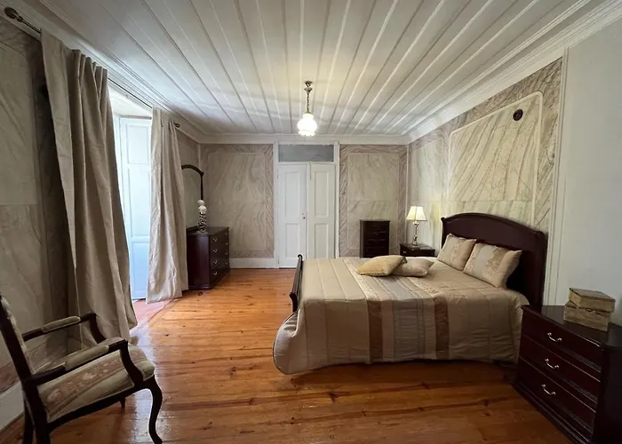 Vintage Baixa - אכסניה *